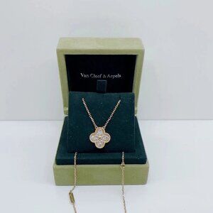 💎🎀Vintage Alhambra charm, 18K rose gold, round diamonds🎉